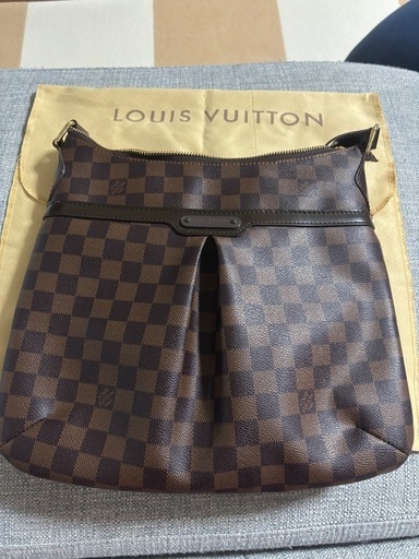 LOUIS VUITTONのバッグ