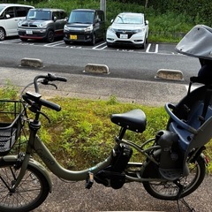 高槻駅 おまけ付き　電動アシスト自転車 チャイルドシート付き オリーブグリーンの画像