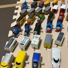 トーマス プラレール ガチャガチャの画像