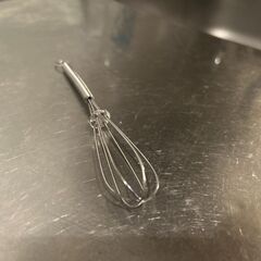 小さい泡立て器