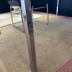 ガラスのテーブルの画像