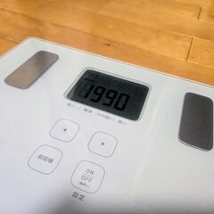 新品未使用　カラダスキャン 体重体組成計 HBF-236-JW の画像