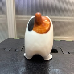 猫　陶器　一輪挿しの画像