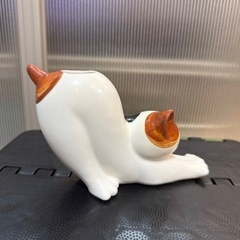猫　陶器　一輪挿しの画像