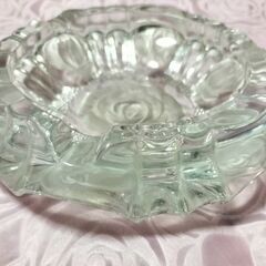 ◆◆◆薔薇モチーフ　灰皿　ガラス製◆◆◆の画像