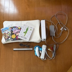 Wii Fit   本体、ボード、ソフト３点セット 箱付きの画像