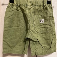 カーキショートパンツ　100サイズの画像