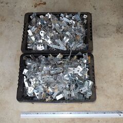 現状 まとめて 金物 約25kg スリムビルトコーナー 窓枠固定...