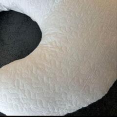 ニトリ　ふっくら　さらさら　イブル　キルト　授乳クッションの画像