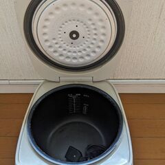 無料！【ジャンク品】1升炊飯器　通電✕の画像