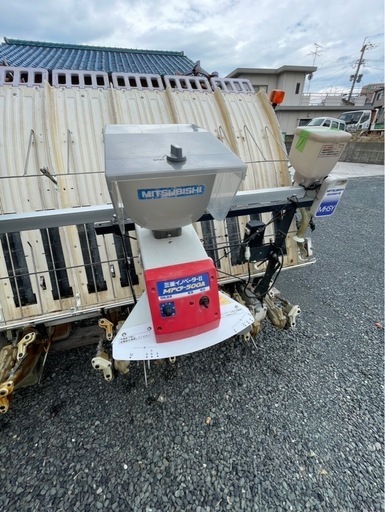 三菱農機　田植え機LE60