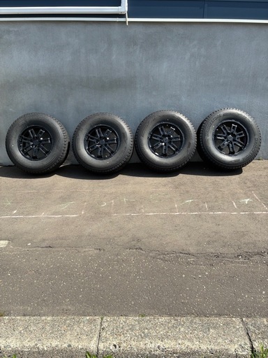 BRIDGESTONE BLIZZAK DM-V2 265/70R17 4本セット　 ラングラーアンリミテッド　冬タイヤ