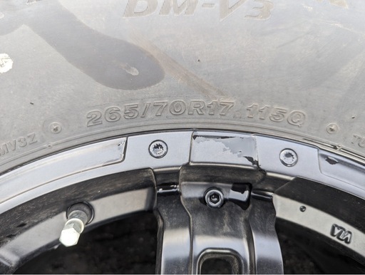 BRIDGESTONE BLIZZAK DM-V2 265/70R17 4本セット　 ラングラーアンリミテッド　冬タイヤ