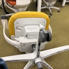 KOKUYOオフィスチェア 高級モデル 複数ありの画像