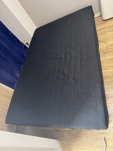 ニトリセミダブル脚付マットレス(黒)