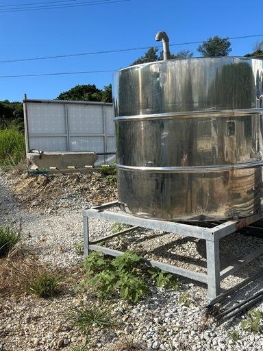 ステンレスタンク架台付き