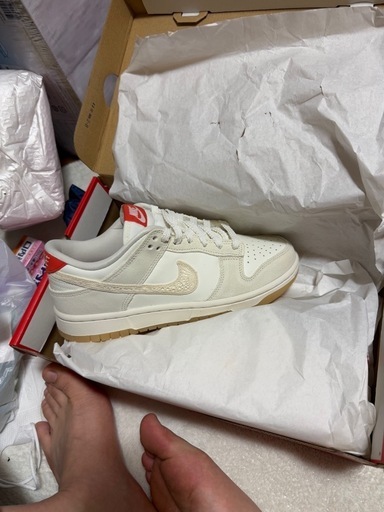 NIKE