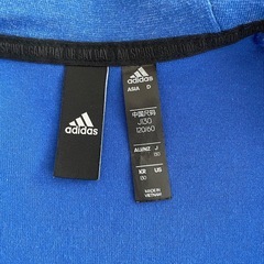 adidas キッズパーカー　130センチの画像