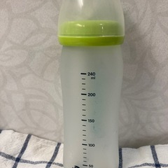Pigeon 哺乳瓶 240ml 木のデザインの画像