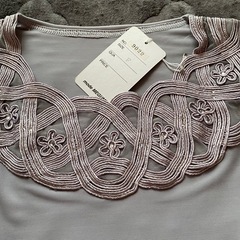 婦人服刺繍トップス①の画像