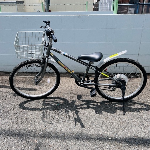 綺麗目です⭐︎変速あり！22インチ自転車子供用マウンテンバイク