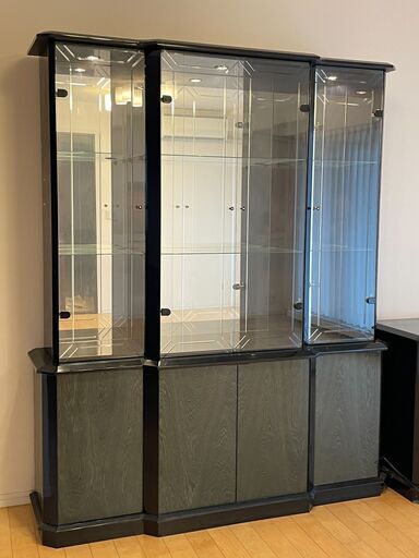 引取限定】イタリアCamelgroup社製ガラス扉飾り棚・キュリオケースの