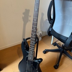 ベースギターGrassrootsの画像