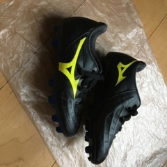Mizuno サッカースパイク　レビュラ　18、18.5 シューズ 黒/黄の画像