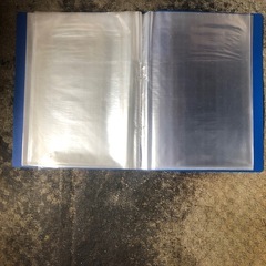 A4 クリヤファイル 40ポケット。背表紙入れ有り。中古 美
の画像