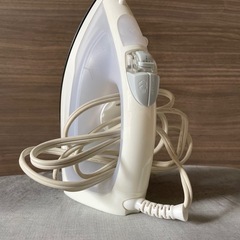 ニトリ　スチーム/ドライ兼用アイロン+アイロン台の画像