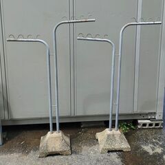 △ 洗濯物干し台 鉄製 高さ 177cm 幅 110cm サビ汚れありの画像