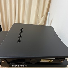 FLEXISPOTのスタンディングデスクの画像