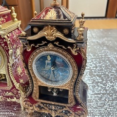 ディズニープリンセスプレミアムゴージャススイングクロックver、2アンティーク風装飾時計2個セットの画像