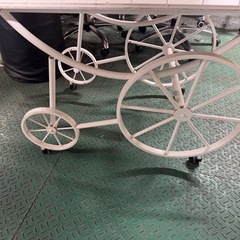 バスケットワゴン什器の画像