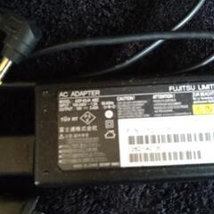 FUJITSU　ノートパソコン　電源　アダプターの画像