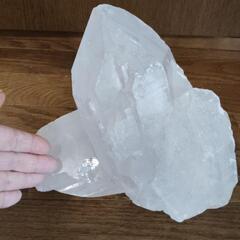 天然水晶　浄化パワーストーン　長辺23cm高さ約20cm6.7kgの大きな天然石塊の画像