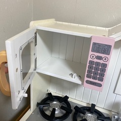ピンク　木製　おままごとキッチン の画像