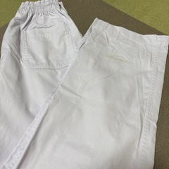 白衣ズボン