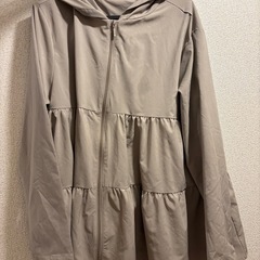 しまむら　即完売　　UVパーカー　フリル