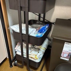 3段ワゴン　キャスター付き　IKEA
