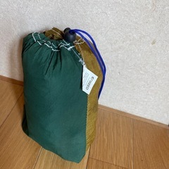 キャンプ用品★緑とカーキのハンモックの画像