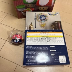マリオ　キノコ型お弁当箱　ドラクエ時計スライムの置物の画像