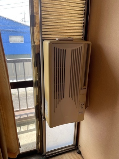 窓置きエアコン　エアコン
