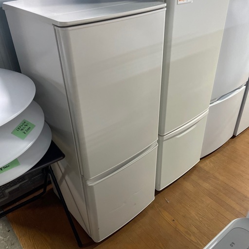 R/13 三菱　ノンフロン冷蔵庫 146L