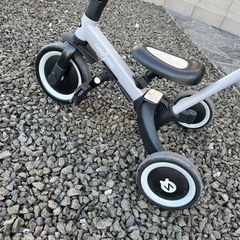 三輪車 ハンドル付きの画像