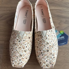 TOMS スリッポン　24cmの画像