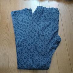 タイトスカート、豹柄パンツの画像