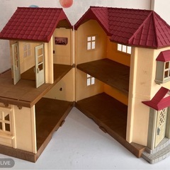 無料でお譲り！非対面　シルバニアファミリーの赤いおうちの画像