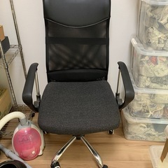 ローラー付き椅子