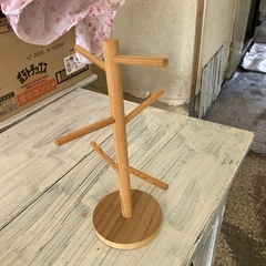 引取限定　木製のアクセサリーツリーの画像